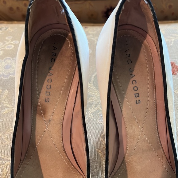 3/$36 Marc Jacobs Bow Heel - Picture 2 of 10